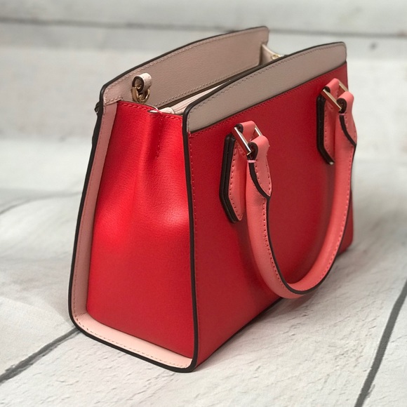 Michael Kors Mott MD Messenger - Picture 5 of 10